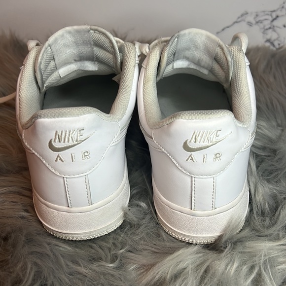 Nike Men's White Airforce 1 Shoes size 9 - Picture 4 of 13